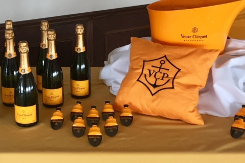 Bottle Signing and Champagne/Appetizers Pairing 2018